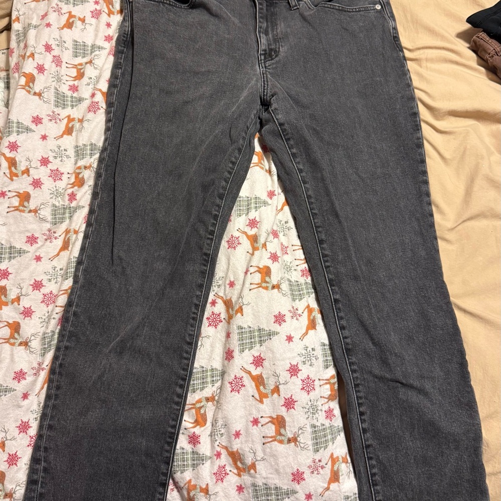 Madewell Women's Straight Leg Jeans in Charcoal Gray